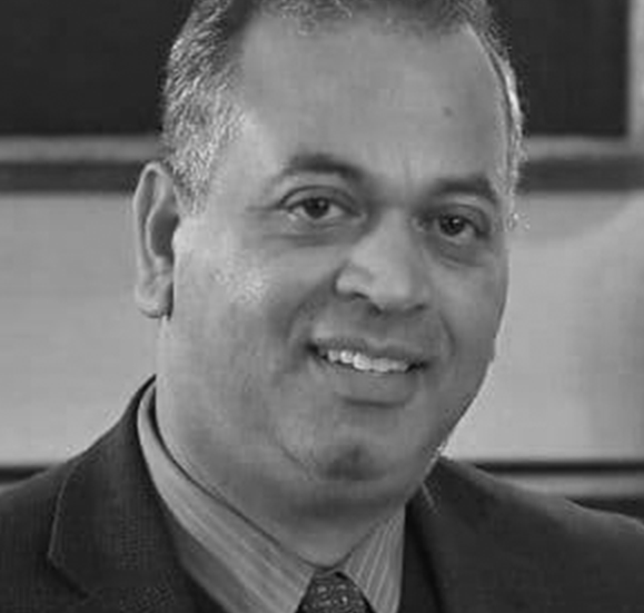 director-Mr. Rubén Luna